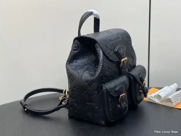Eliminating the middleman and passing on savings to you. With massive production and tax-free benefits LOUIS VUITTON Backup Ys-20*22*14CM 0405